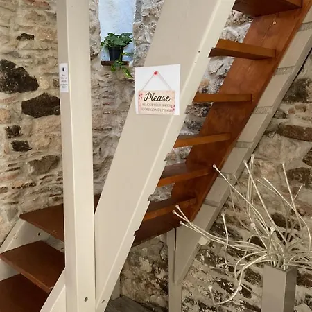 Place Aux Herbes شقة